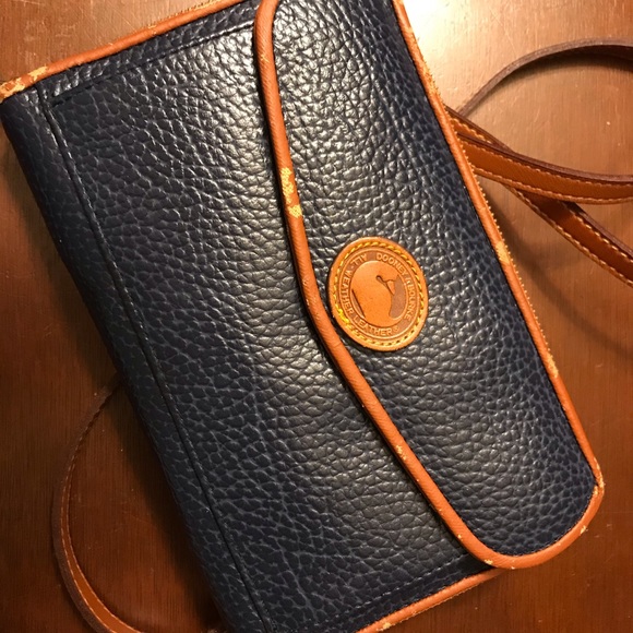 Dooney & Bourke clutch wallet - Picture 1 of 5
